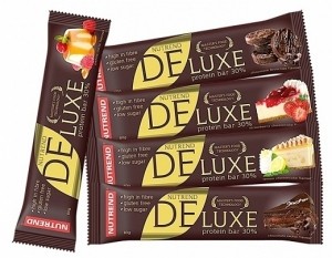 Nutrend Deluxe Protein Bar Napoje i bary